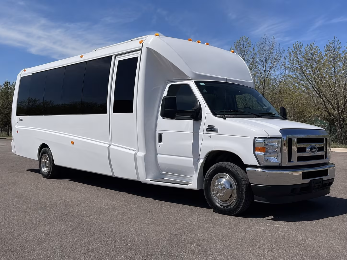 20 Passenger Party Bus Exterior