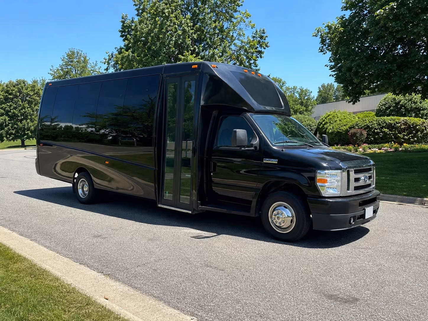 Bristol Birthday, Sweet 16, & Quinceañera Party Bus Rentals
