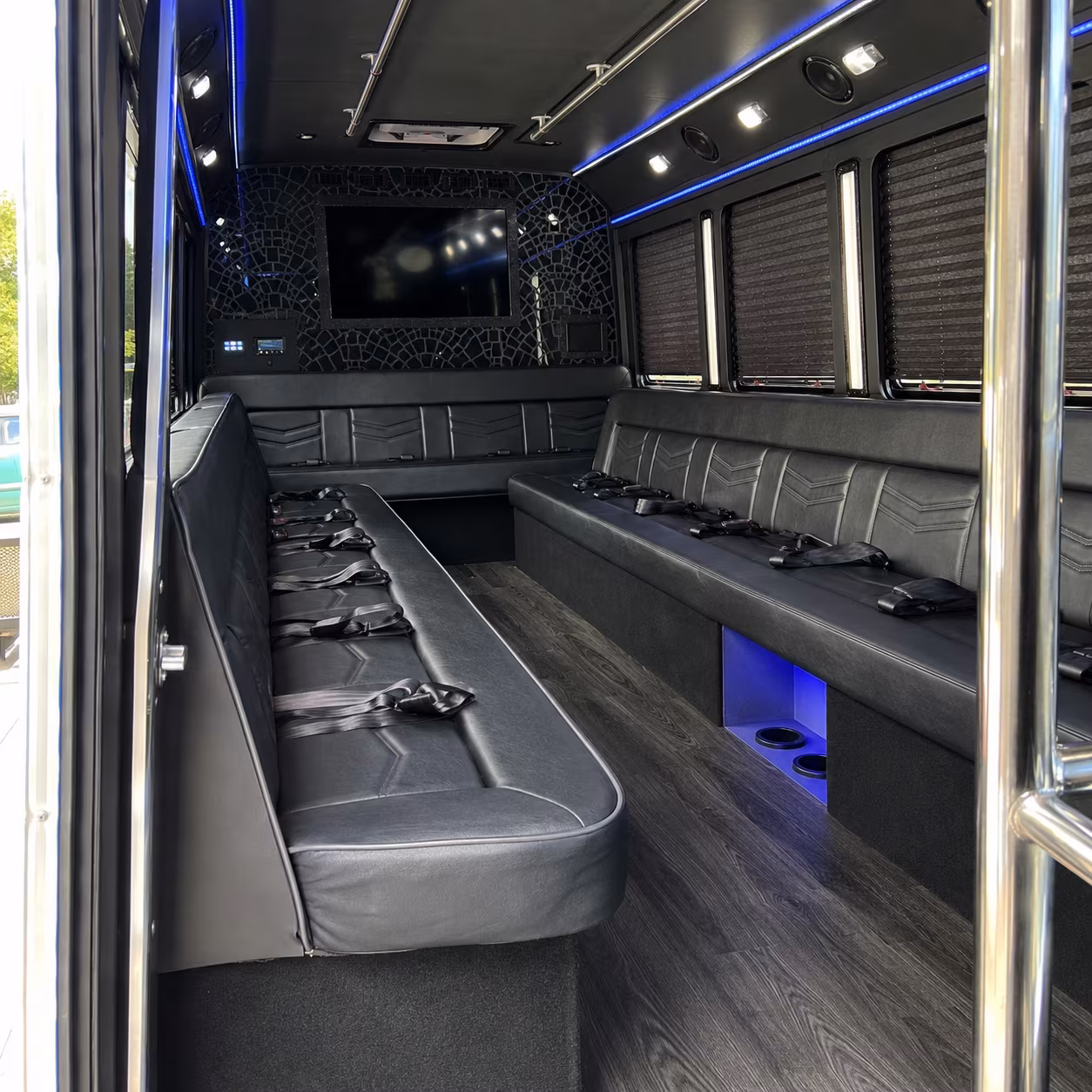 Hartford Winery Tour & Pub Crawl Transportation
