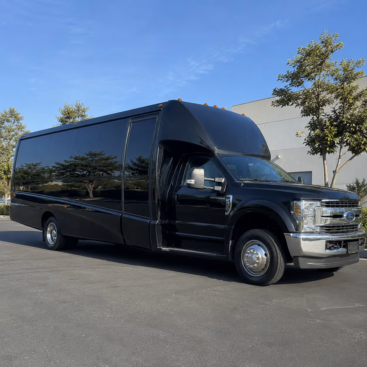 White Plains Winery Tour & Pub Crawl Transportation